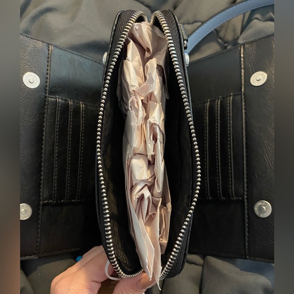 Steve Madden BGreer Crossbody Wallet on a String!  **NEW WITH TAGS** - Picture 4 of 4